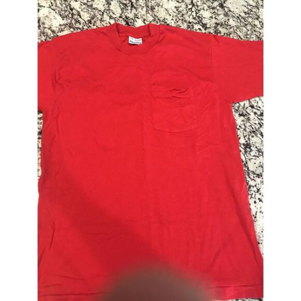 🇺🇸 Vintage Single Stitch Large T-Shirt Basic Tag Made In USA 🇺🇸 Front Pocket